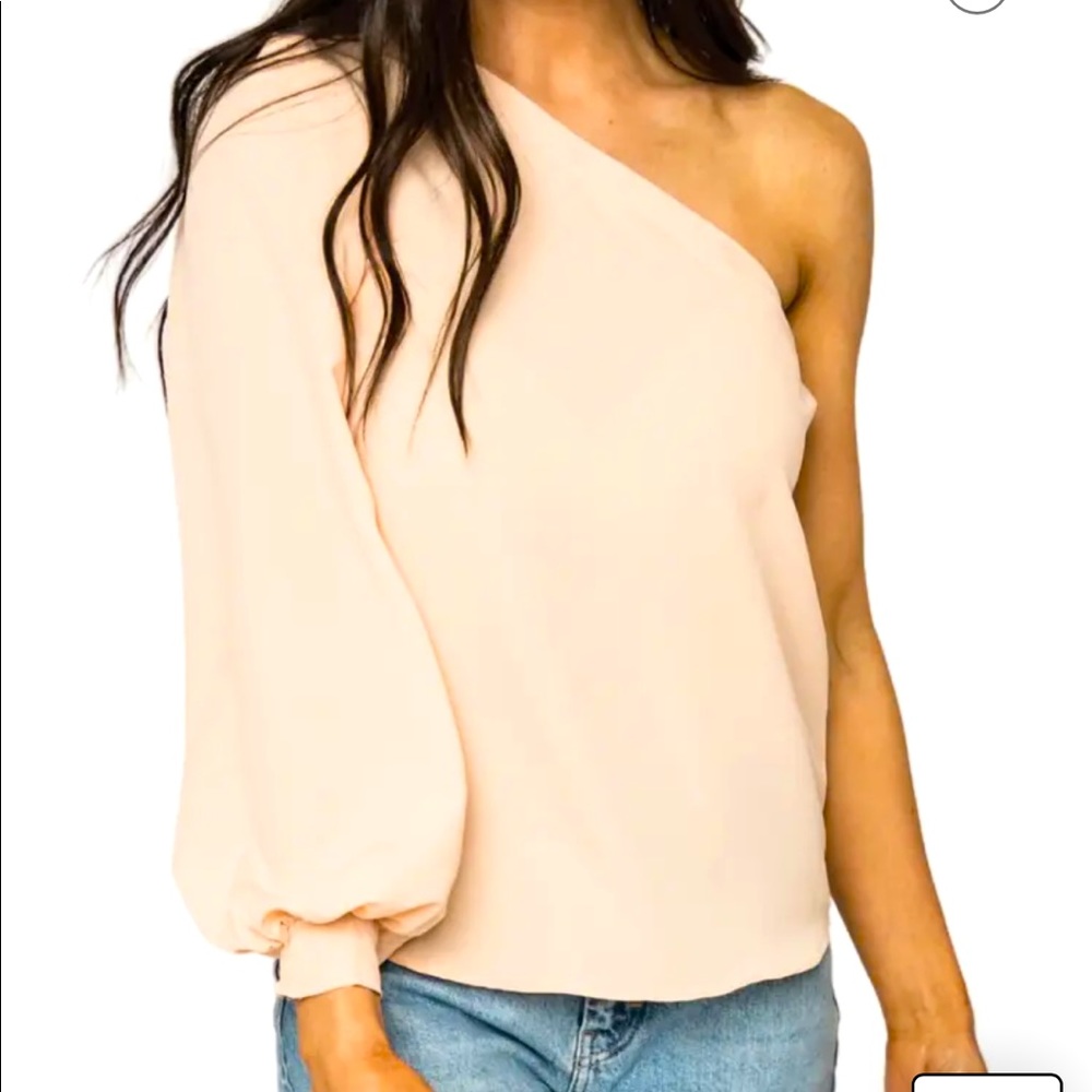 One shoulder Gibsonlook shirt